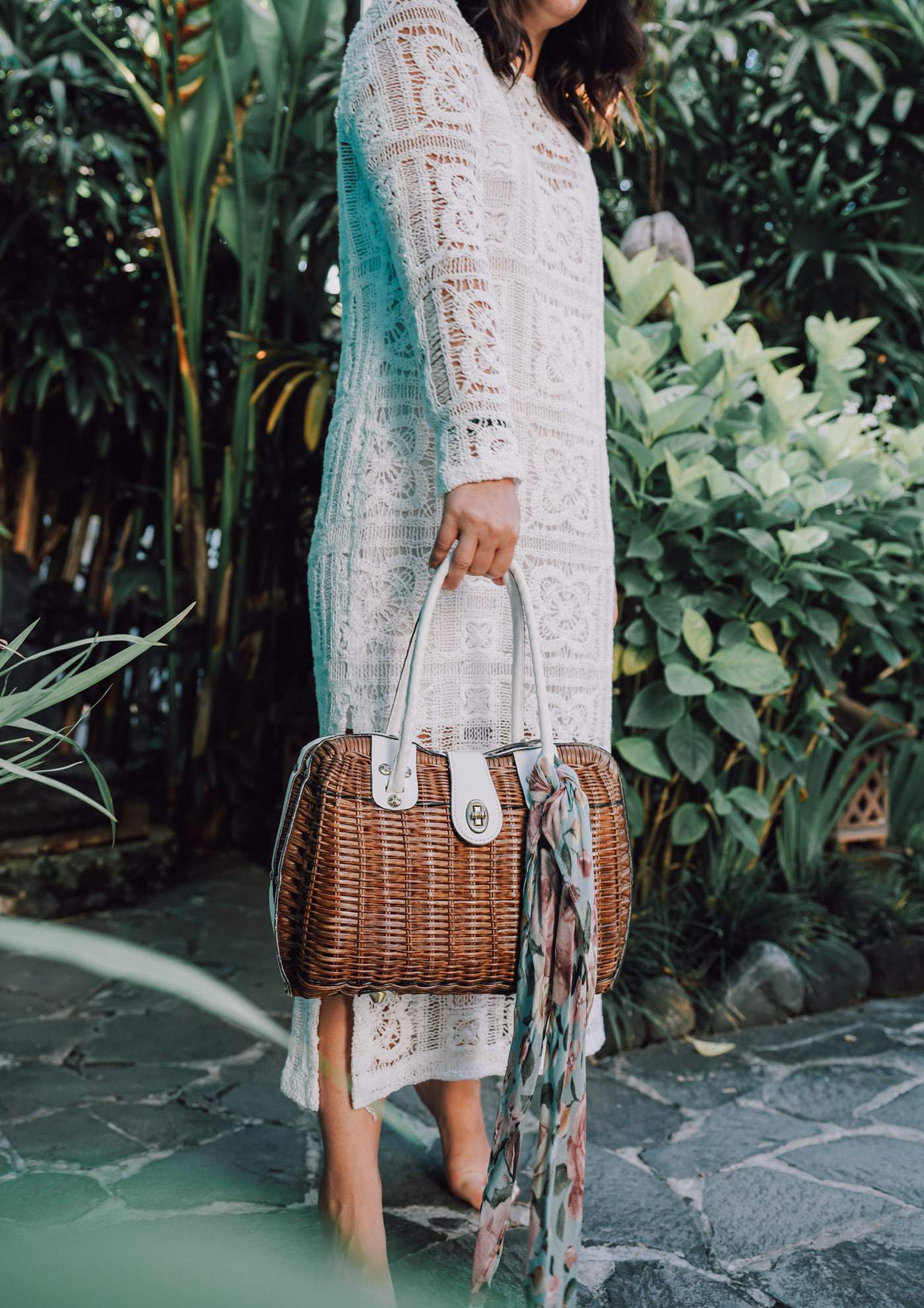 Lifestyle blogger Anna Baun of A Lily Love Affair shares Spring Style with Patricia Nash Designs