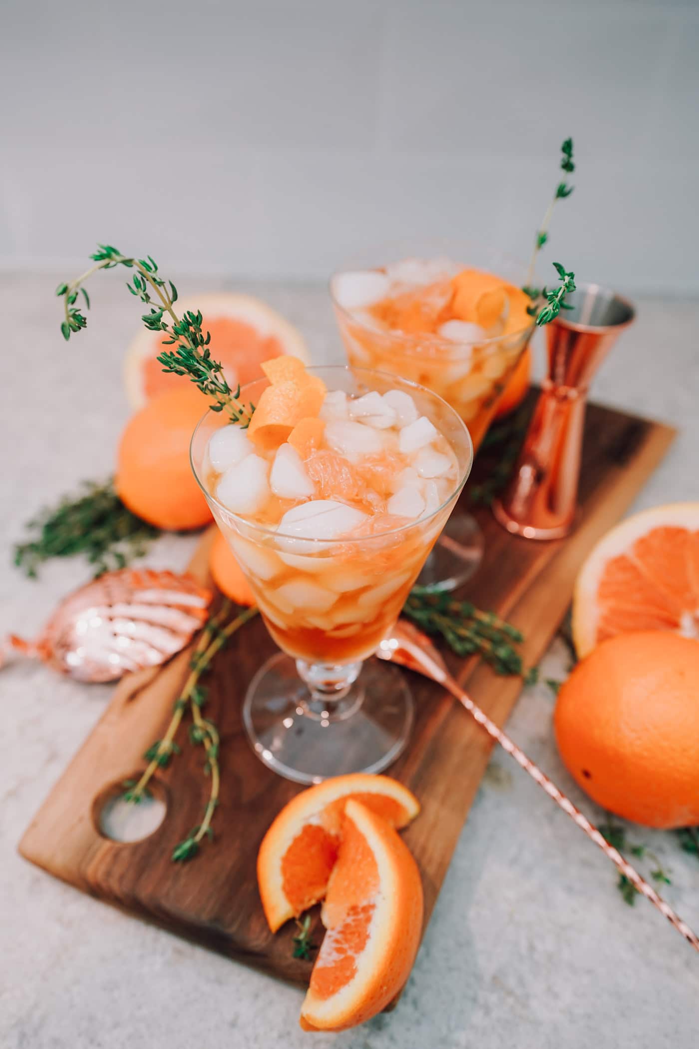 This cocktail is by far one of the best old fashioned recipe you'll try to date! It's perfect for entertaining this holiday season! See details inside! #cocktailrecipe #oldfashioned #cocktail #whiskey