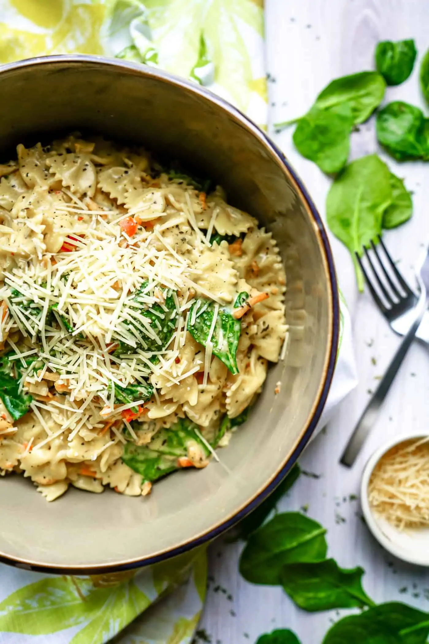 What better way to get in your veggies than with this delicious, keto-friendly and vegan Instant Pot Pasta Primavera. It's the perfect dinner tonight! Give it a try and let us know what you think! 
