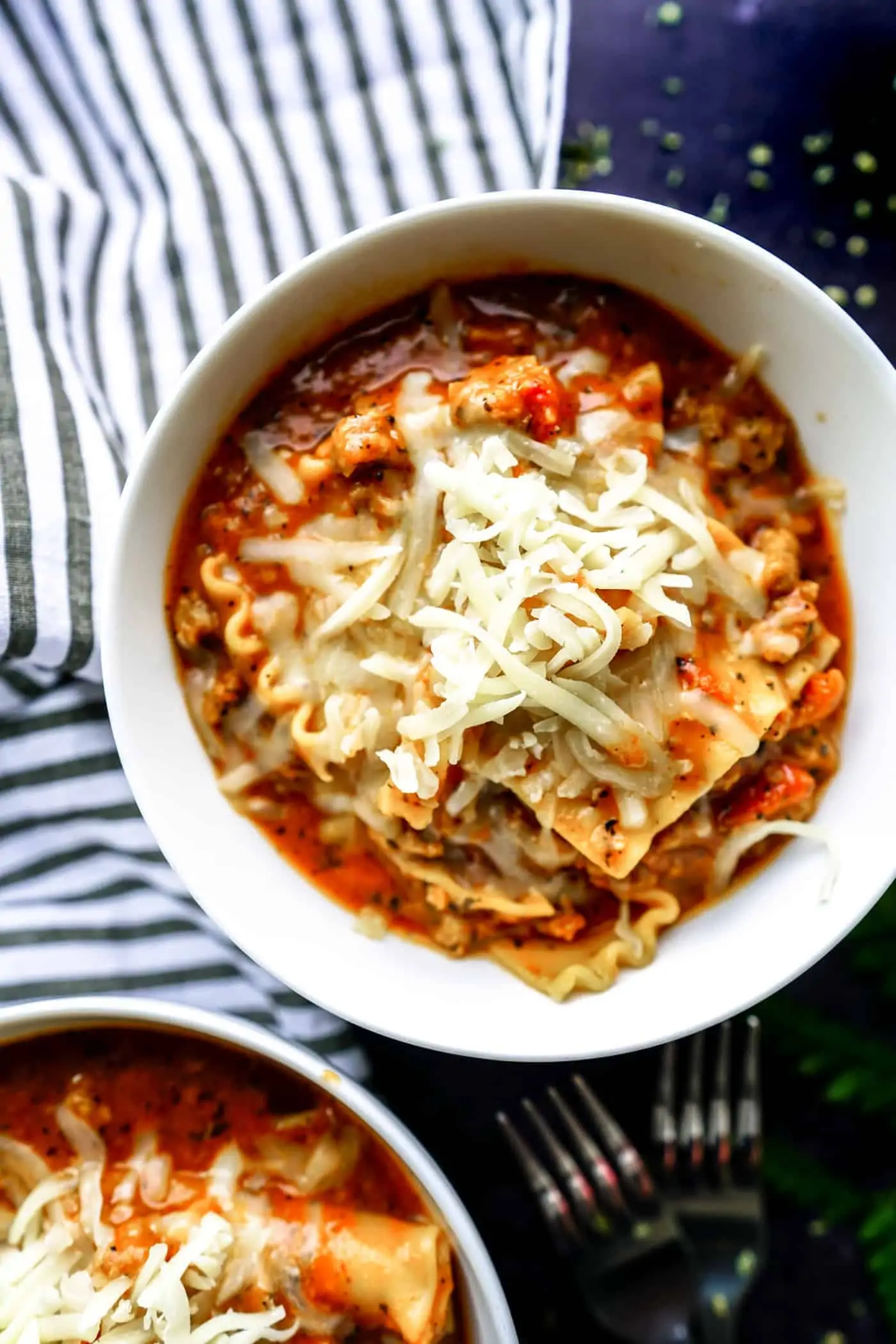 A Lily Love Affair shares an easy dinner recipe for Instant Pot Laszy Lasagna